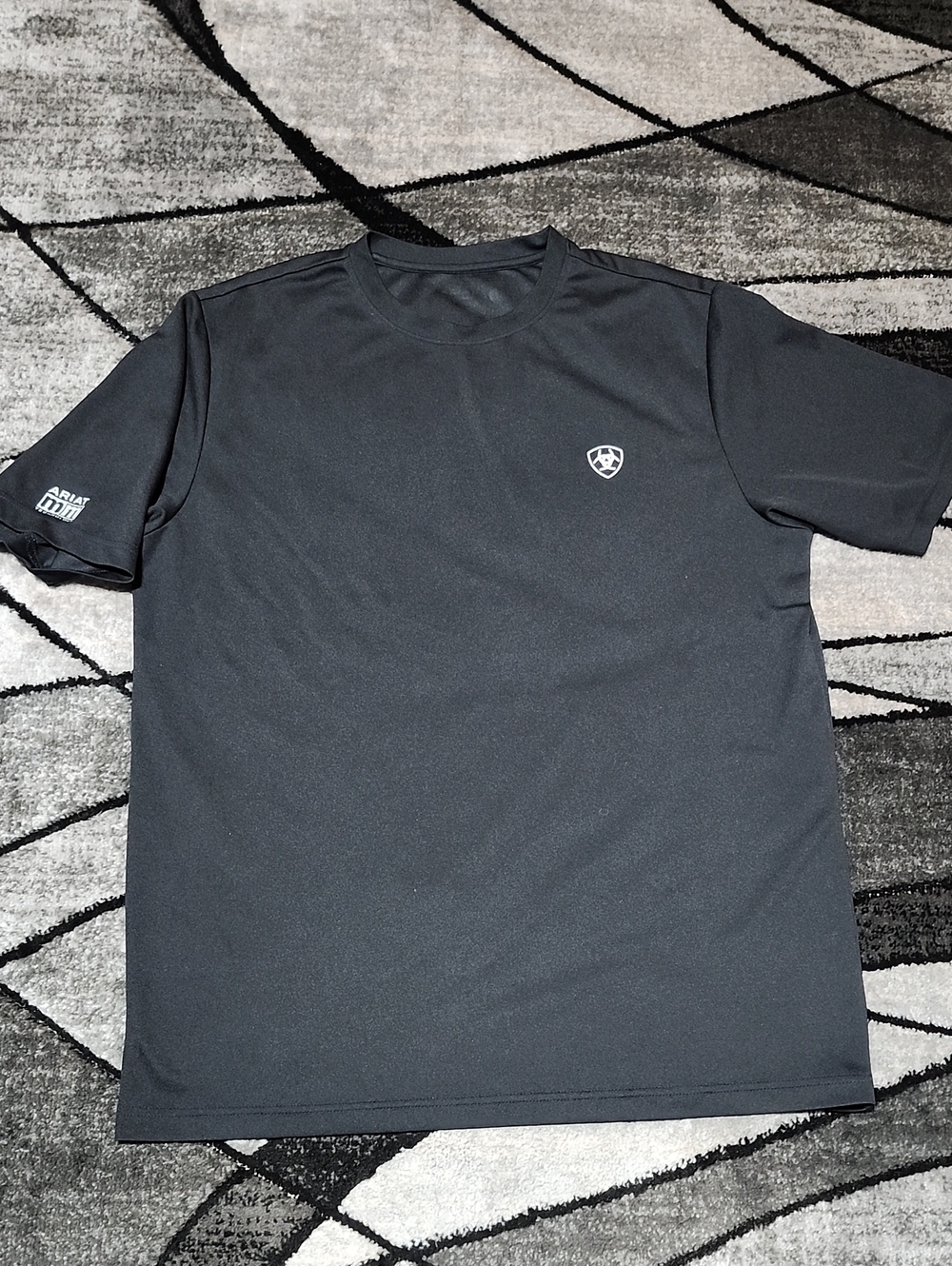 ARIAT PERFORMANCE TEK SERIES BLACK SHORT-SLEEVE TEE-SHIRT LARGE